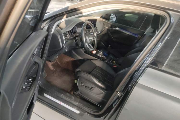 Used Audi Q5L 2022 40T Luxury Dynamic Model Driver Seat
