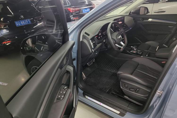 Used Audi Q5L 2022 40T RS Package Performance Model Driver Seat