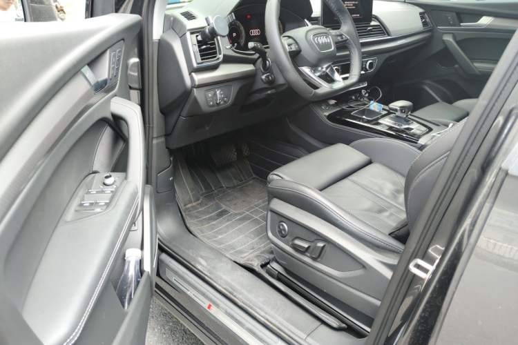 Used Audi Q5L 2022 45T Luxury Dynamic Model Driver Seat