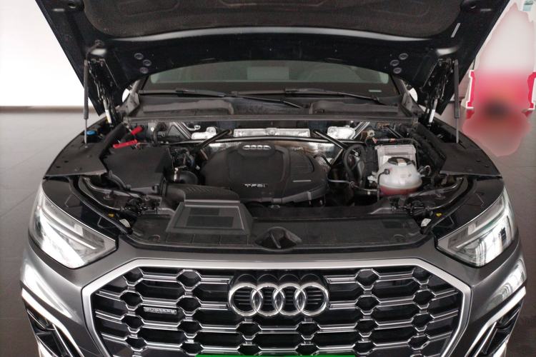 Used Audi Q5L 2022 40T Fashionable and Dynamic Model Engine Bay
