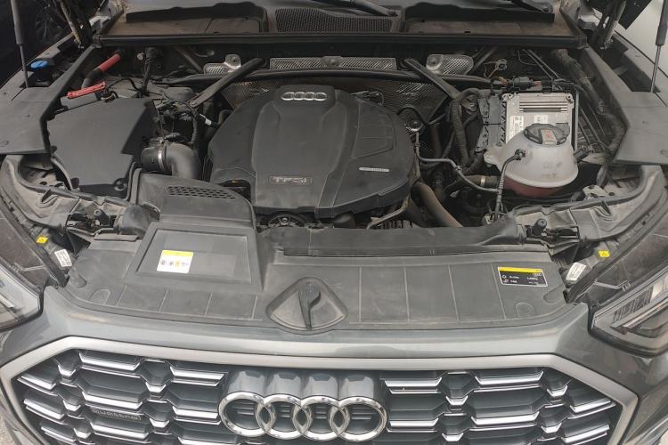 Used Audi Q5L 2022 40T Luxury Dynamic Model Engine Bay