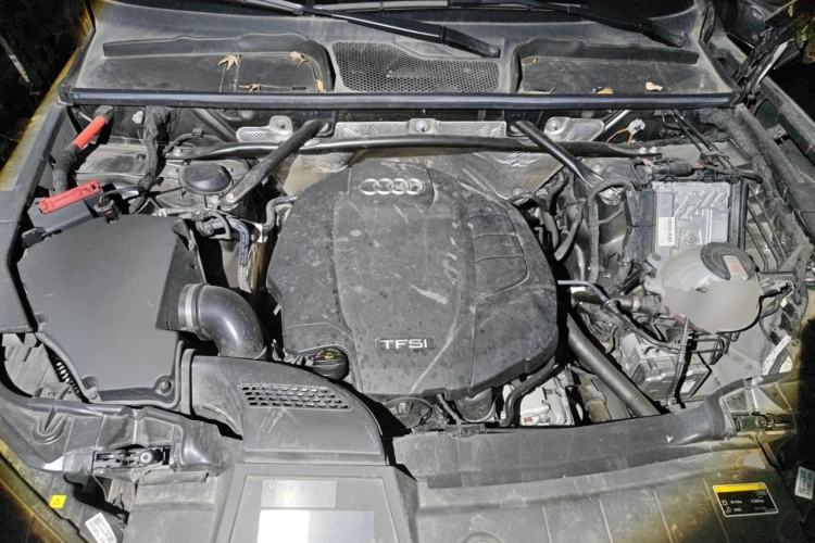 Used Audi Q5L 2022 Updated 45T Luxury Dynamic Version Engine Bay