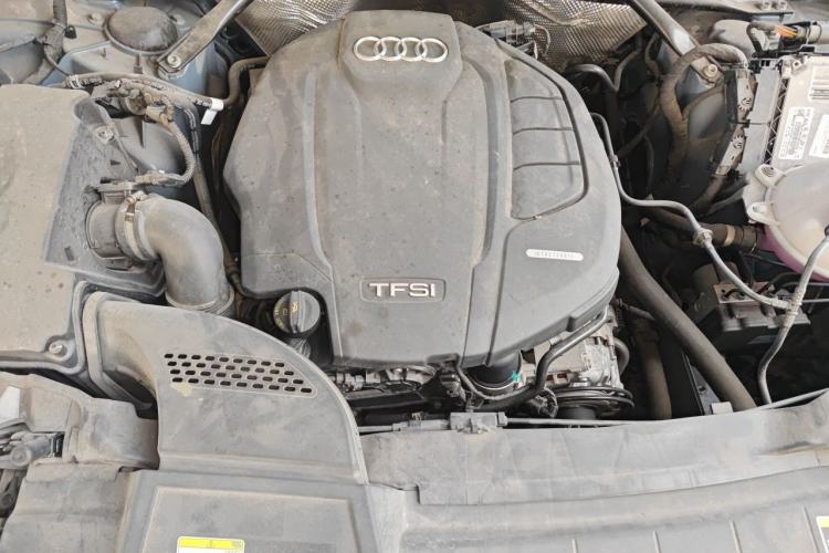 Used Audi Q5L 2022 40T RS Package Performance Model Engine Bay