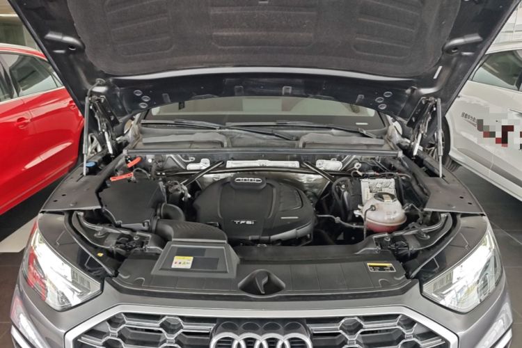 Used Audi Q5L 2022 Updated 45T Luxury Dynamic Version Engine Bay
