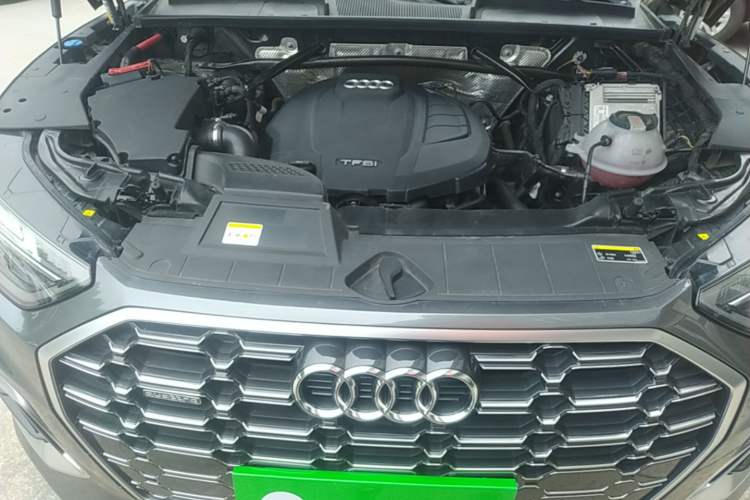 Used Audi Q5L 2022 Updated 40T Luxury Dynamic Edition Engine Bay