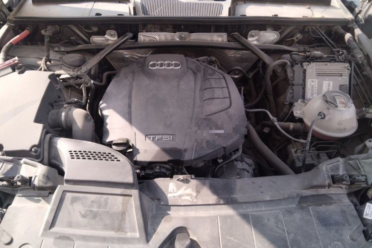 Used Audi Q5L 2022 40T Luxury Dynamic Model Engine Bay