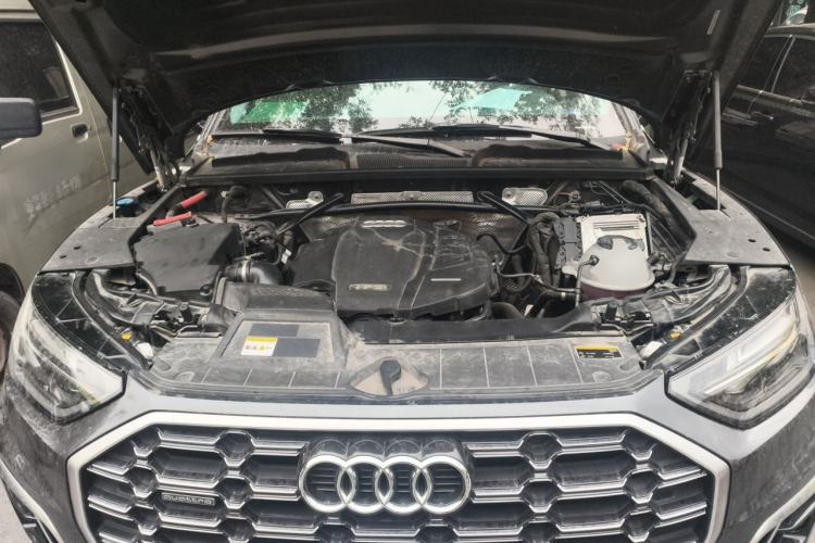Used Audi Q5L 2022 Updated 45T Luxury Dynamic Version Engine Bay