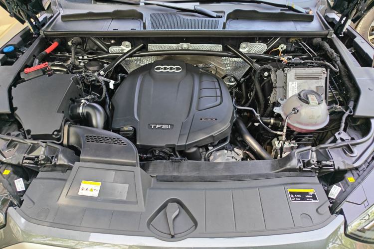 Used Audi Q5L 2022 Updated 40T Luxury Dynamic Edition Engine Bay
