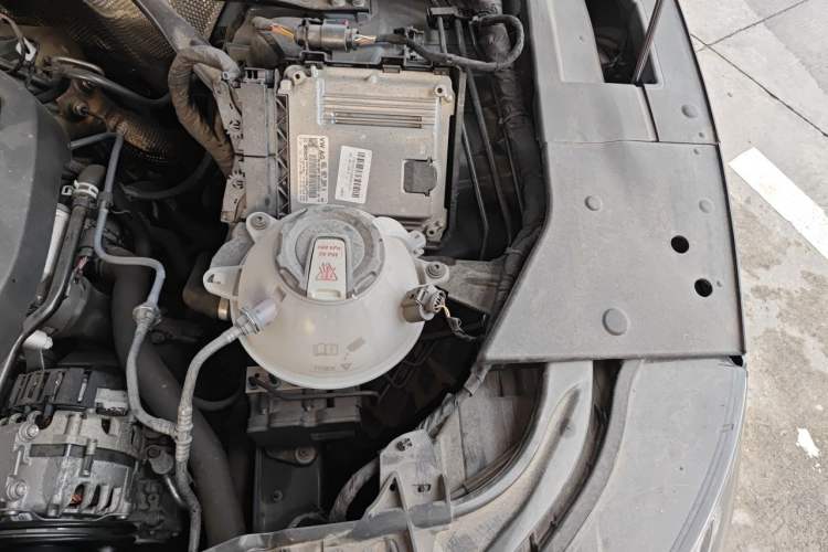 Used Audi Q5L 2022 40T RS Package Performance Model Engine Bay Left