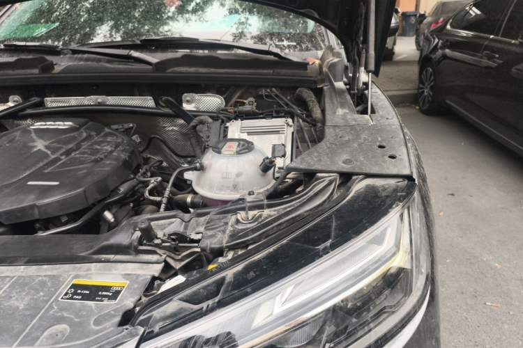 Used Audi Q5L 2022 Updated 45T Luxury Dynamic Version Engine Bay Left