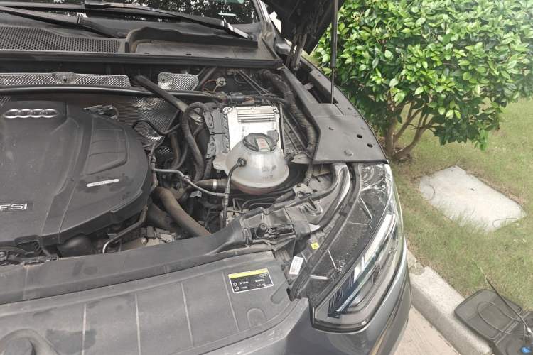 Used Audi Q5L 2022 40T Luxury Dynamic Model Engine Bay Left