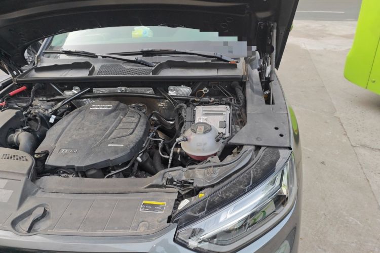 Used Audi Q5L 2022 40T Fashionable and Elegant Model Engine Bay Left
