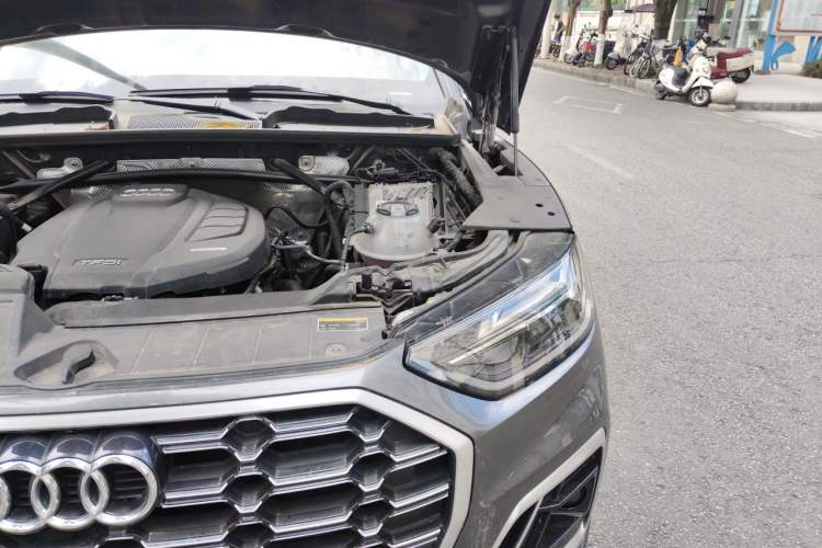 Used Audi Q5L 2022 45T Luxury Dynamic Model Engine Bay Left