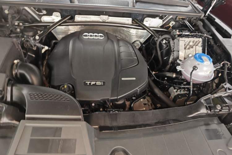 Used Audi Q5L 2022 45T Luxury Dynamic Model Engine Bay
