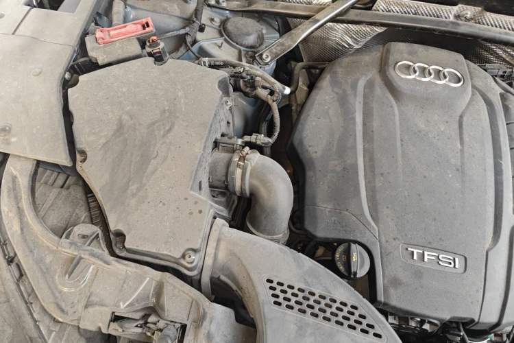 Used Audi Q5L 2022 40T RS Package Performance Model Engine Bay Right