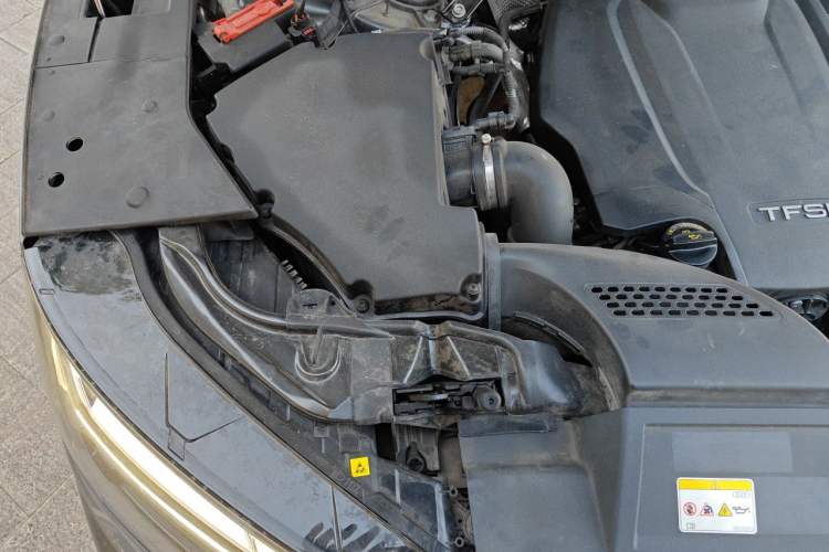Used Audi Q5L 2022 Updated 40T Luxury Dynamic Edition Engine Bay Right