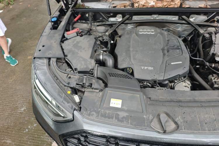Used Audi Q5L 2022 Updated 40T Luxury Dynamic Edition Engine Bay Right