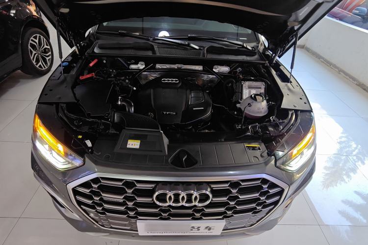 Used Audi Q5L 2022 40T Luxury Dynamic Model Engine Bay