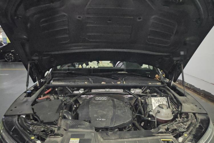 Used Audi Q5L 2022 Updated 45T Luxury Dynamic Version Engine Bay