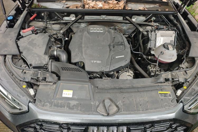 Used Audi Q5L 2022 Updated 40T Luxury Dynamic Edition Engine Bay