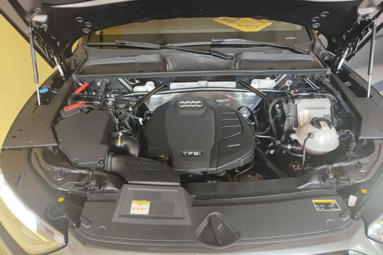 Used Audi Q5L 2022 40T Fashionable and Dynamic Model Engine Bay