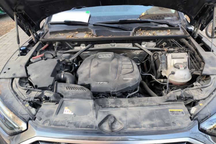 Used Audi Q5L 2022 40T Luxury Dynamic Model Engine Bay