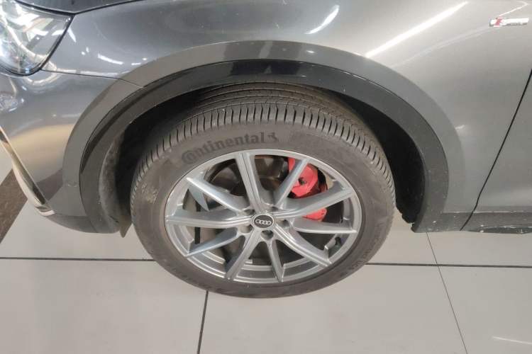 Used Audi Q5L 2022 40T Luxury Dynamic Model Exterior 4