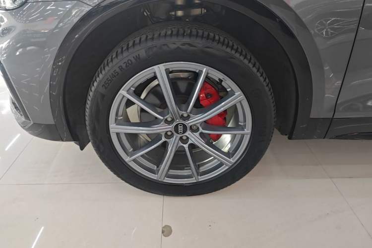 Used Audi Q5L 2022 40T Fashionable and Dynamic Model Exterior 4