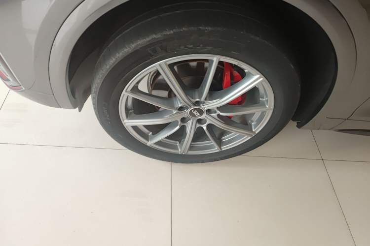Used Audi Q5L 2022 40T Fashionable and Dynamic Model Exterior 4