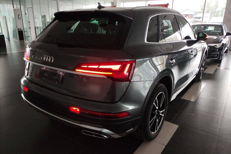 Used Audi Q5L 2022 40T Fashionable and Dynamic Model Exterior 6