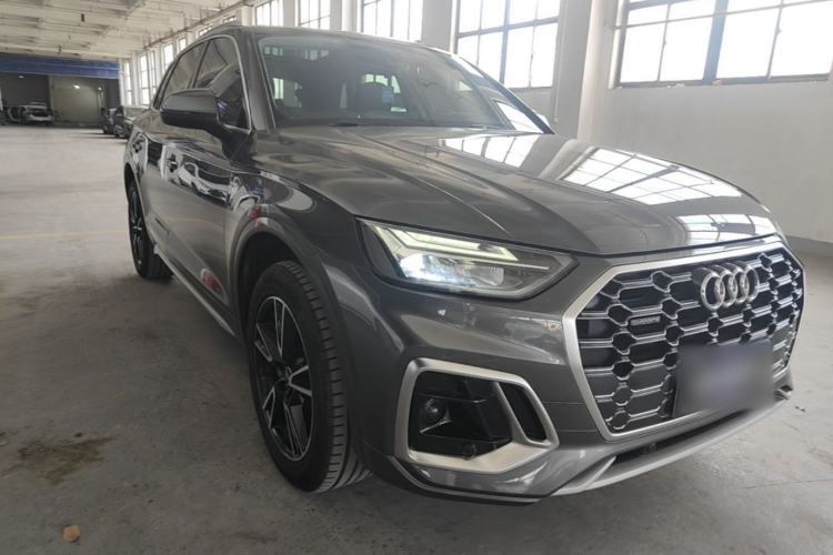 Used Audi Q5L 2022 40T Fashionable and Dynamic Model Front Right 45 Deg