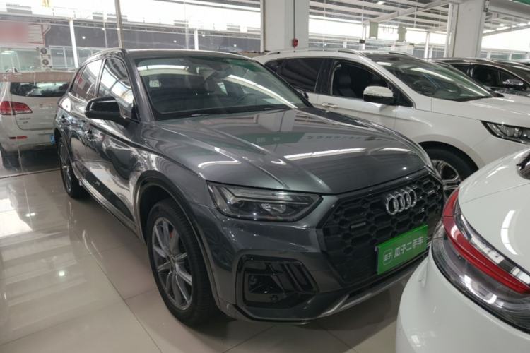 Used Audi Q5L 2022 40T Luxury Dynamic Model Front Right 45 Deg
