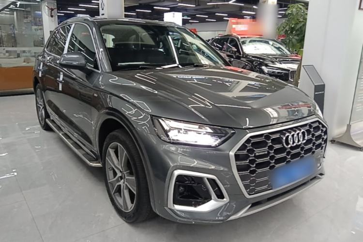 Used Audi Q5L 2022 Updated 45T Luxury Dynamic Version Front Right 45 Deg