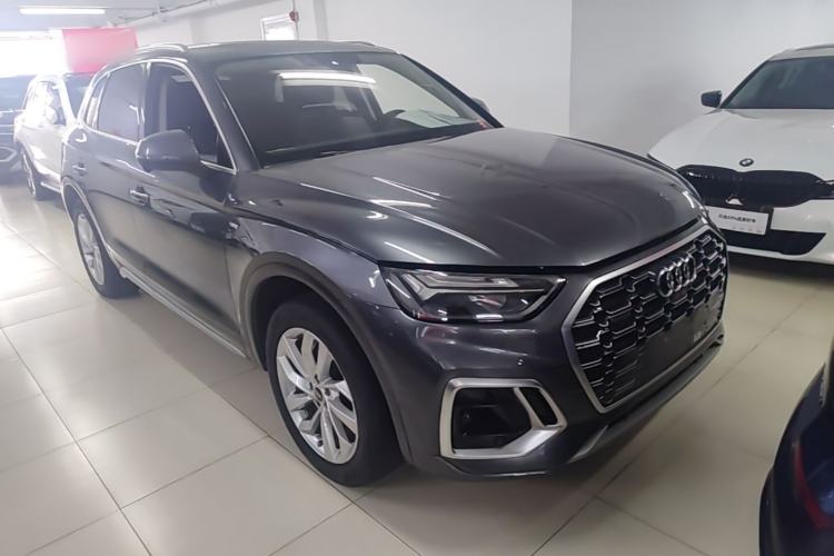 Used Audi Q5L 2022 40T Luxury Dynamic Model Front Right 45 Deg