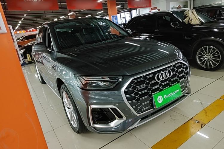 Used Audi Q5L 2022 40T Luxury Dynamic Model Front Right 45 Deg