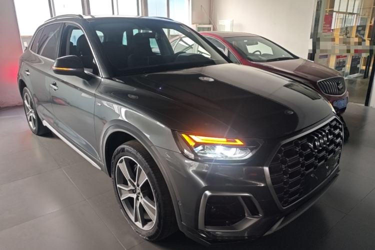 Used Audi Q5L 2022 45T Luxury Dynamic Model Front Right 45 Deg