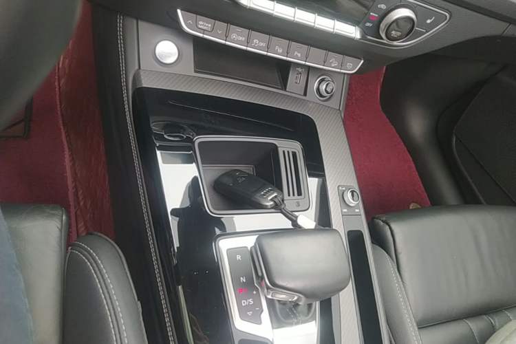 Used Audi Q5L 2022 Updated 40T Luxury Dynamic Edition Gear Lever