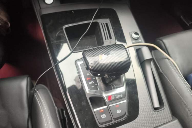 Used Audi Q5L 2022 Updated 45T Luxury Dynamic Version Gear Lever