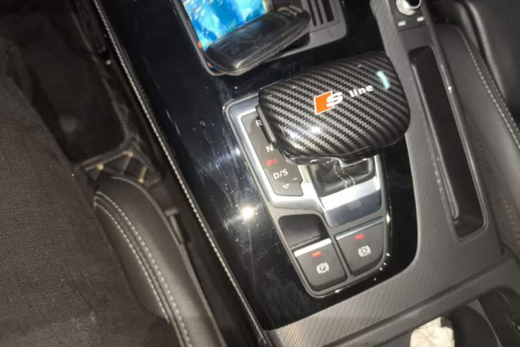Used Audi Q5L 2022 40T Luxury Dynamic Model Gear Lever
