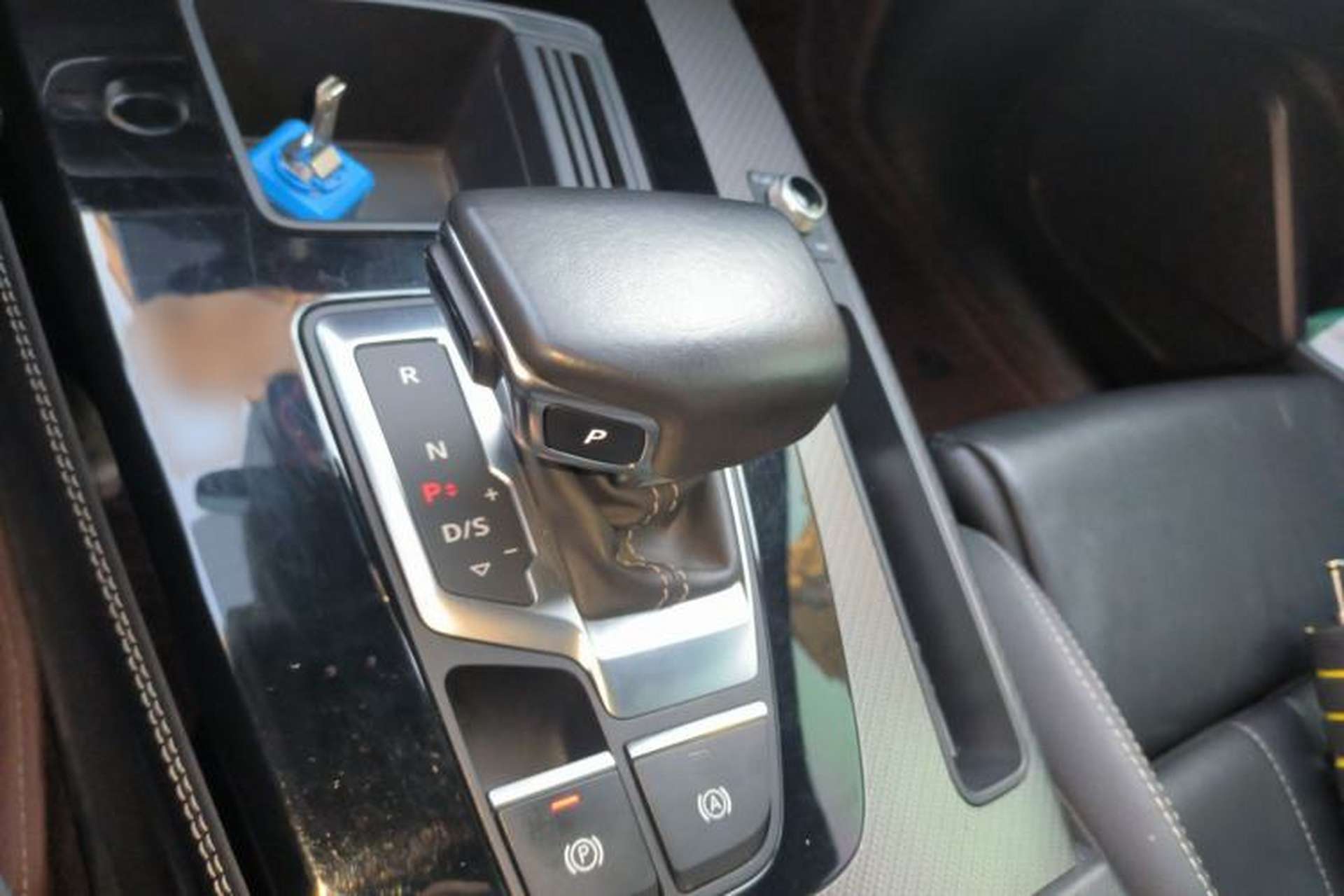 Used Audi Q5L 2022 40T Luxury Dynamic Model Gear Lever
