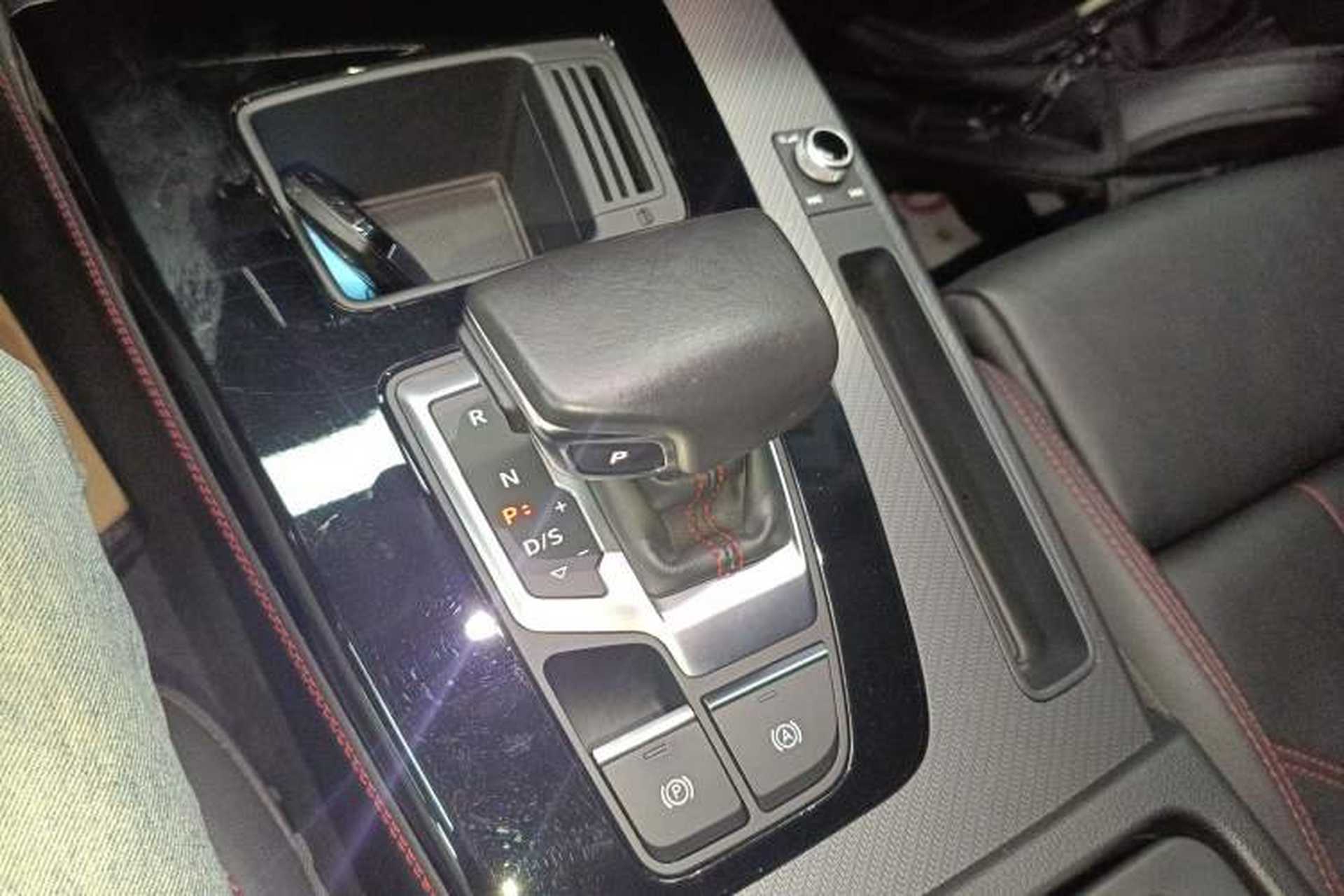 Used Audi Q5L 2022 40T RS Package Performance Model Gear Lever
