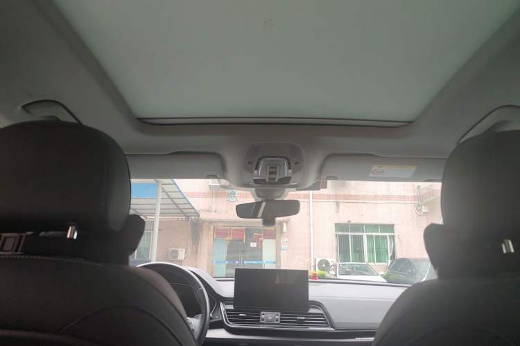 Used Audi Q5L 2022 40T Luxury Dynamic Model Headliner