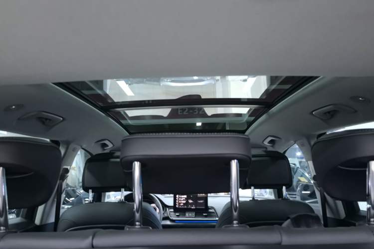 Used Audi Q5L 2022 Updated 45T Luxury Dynamic Version Headliner