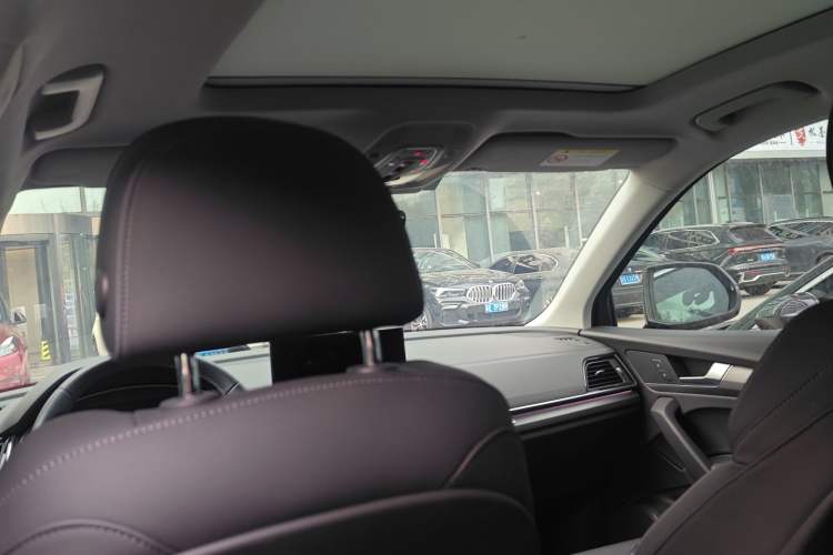 Used Audi Q5L 2022 40T Luxury Dynamic Model Headliner