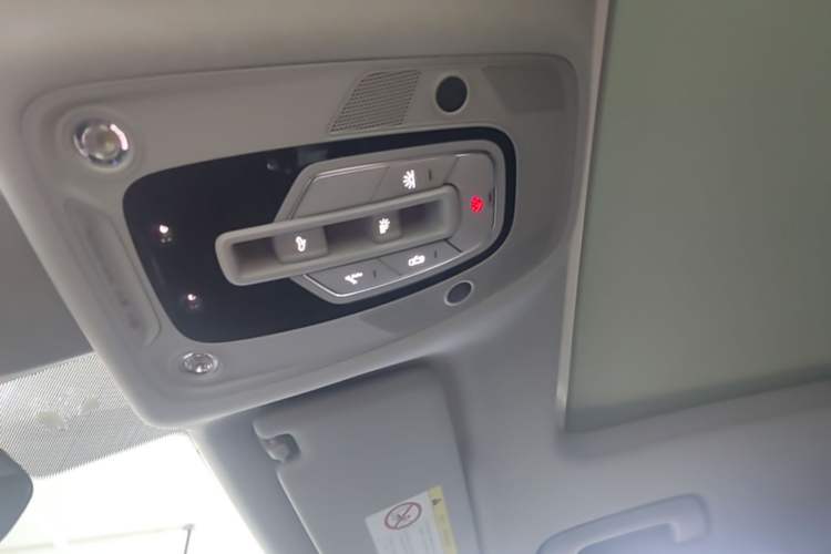 Used Audi Q5L 2022 40T Luxury Dynamic Model Headliner