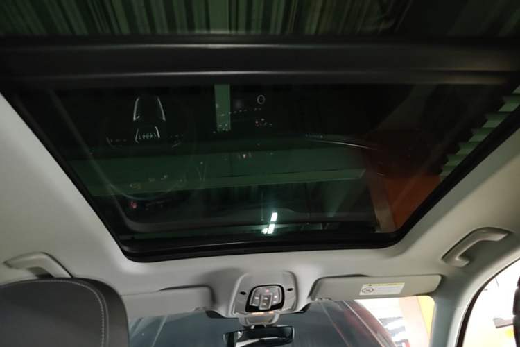 Used Audi Q5L 2022 40T Luxury Dynamic Model Headliner