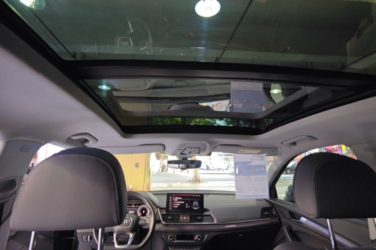 Used Audi Q5L 2022 40T Luxury Dynamic Model Headliner