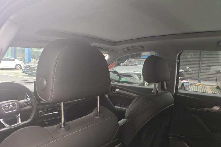 Used Audi Q5L 2022 40T Luxury Dynamic Model Headliner