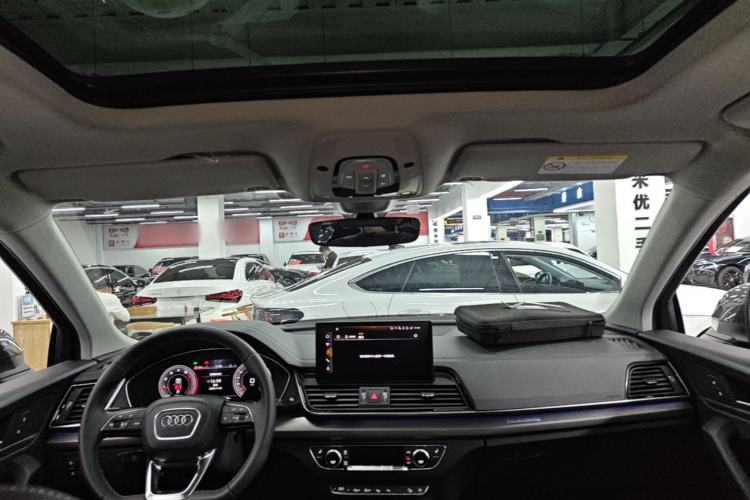 Used Audi Q5L 2022 Updated 40T Luxury Dynamic Edition Headliner