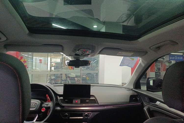 Used Audi Q5L 2022 40T RS Package Performance Model Headliner